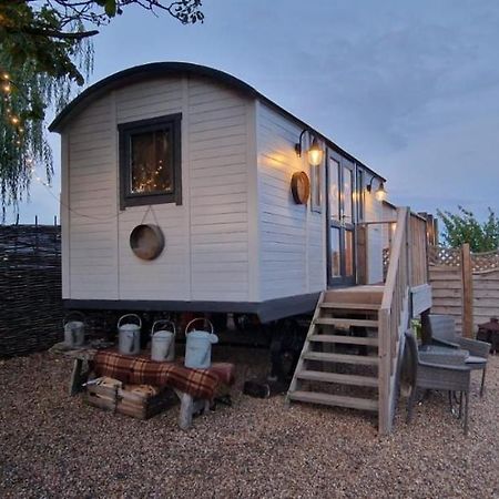 The Cosy Hut Villa Faversham Esterno foto